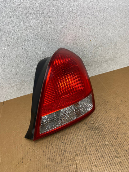 2001 2002 2003 Hyundai Elantra Right Passenger Rh Tail Side Light AE1533 LK2