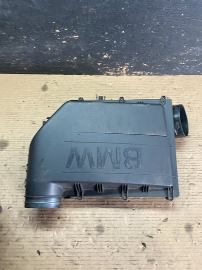 2007 to 2010 BMW X5 Air Intake Cleaner Filter Housing Box OEM S3717 DG1