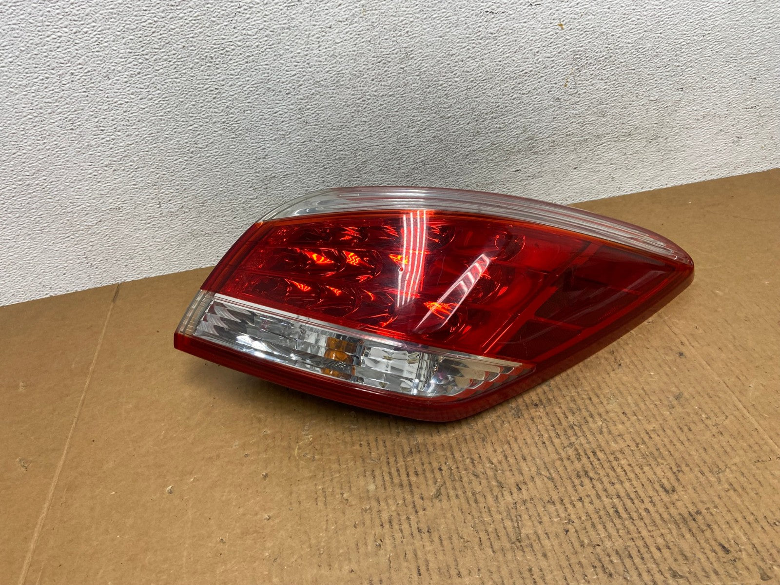 2011 - 2014 Nissan Murano Right Passenger Side RH Tail Light AE0419 LK0
