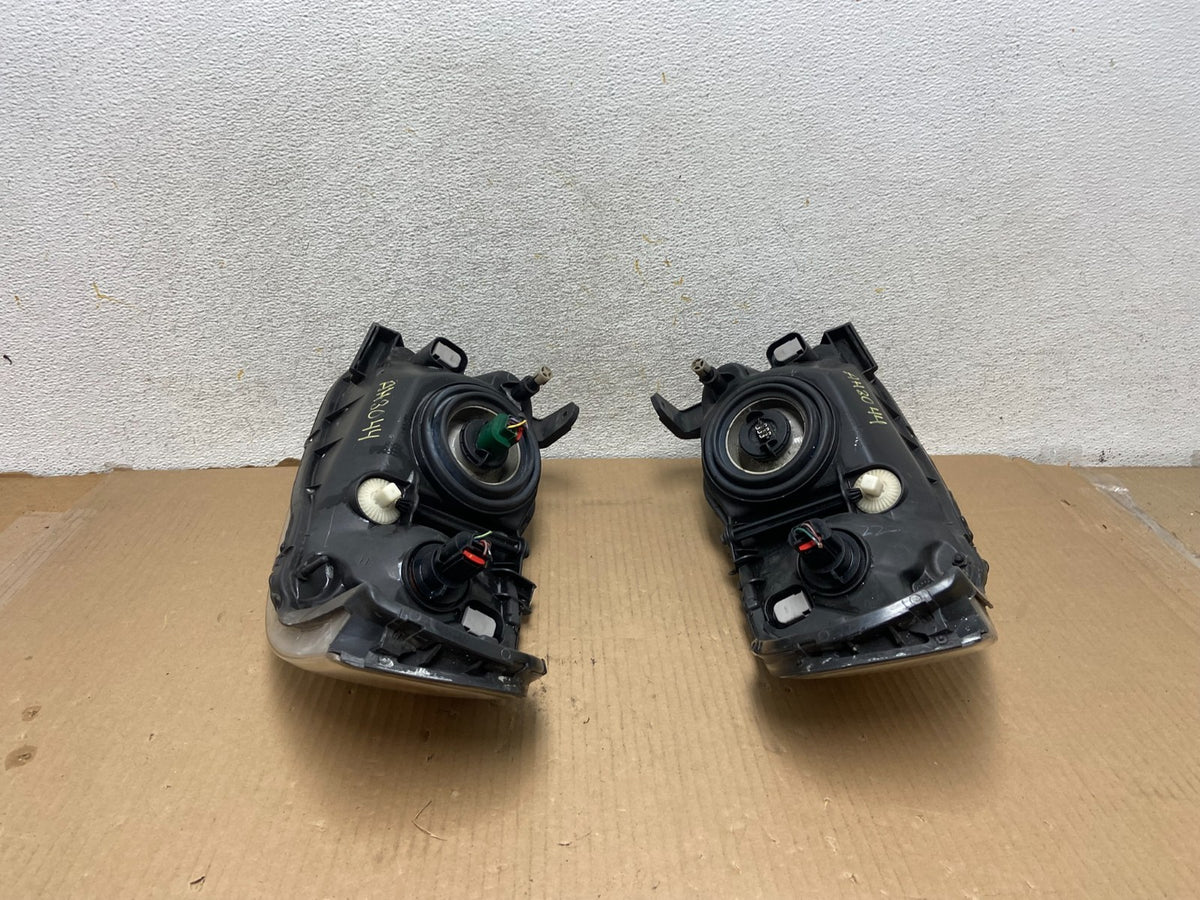 2004 - 2006 Nissan Sentra Halogen Left+Right Headlights AH3044 DW10