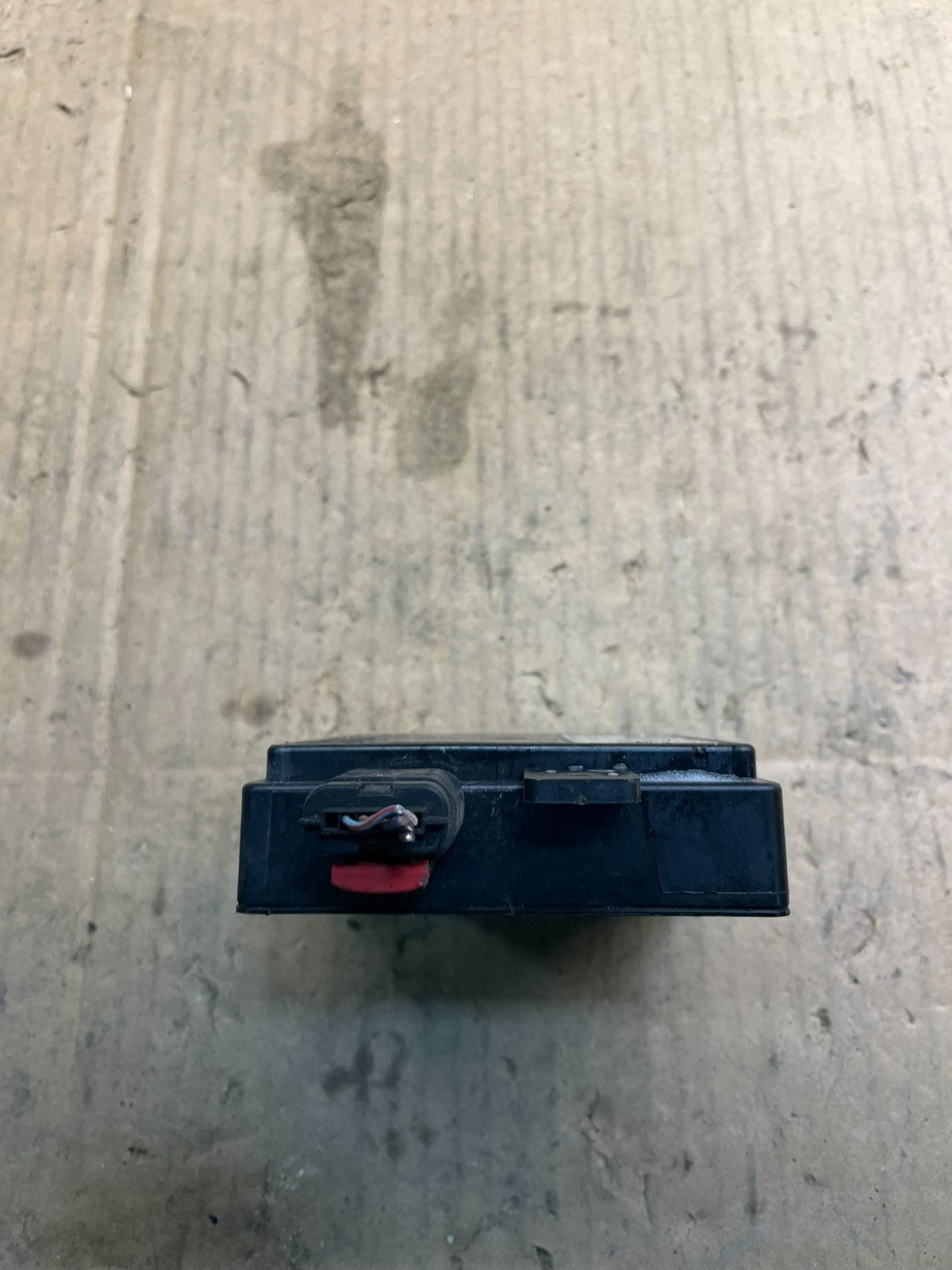 2013 to 2016 Ford Escape Rear Radar Blind Spot Module OEM w7206 DG1