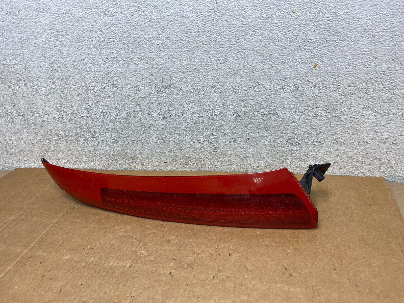 2003 to 2006 Volvo XC90 Right Passenger Side Upper Tail Light I0057 DG11