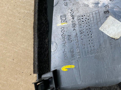 2005 to 2010 Honda Odyssey  Radio Climate Control Dash Trim Bezel Q7067 DG6