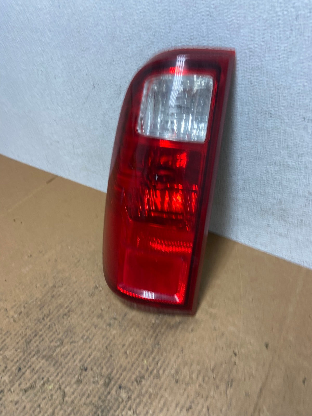 2008 to 2016 Ford F-250 F250 Left Driver LH Side Tail Light AE1595 LK1