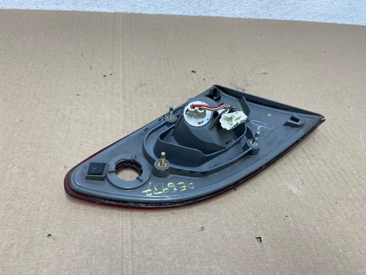 2001 2002 Toyota Corolla Right Passenger RH Side Inner Tail light AE6937 LK4