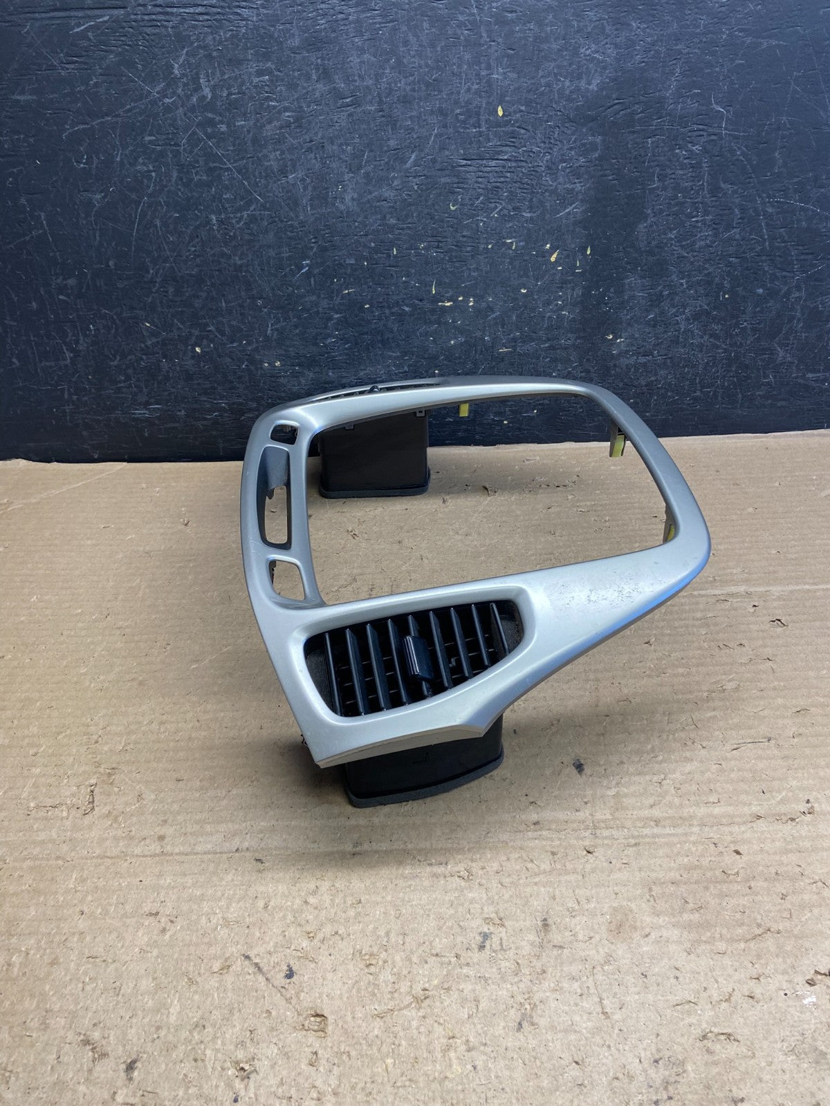 2001-2007 Toyota Highlander Radio Climate Dash Trim Bezel Air Vent AH5112 DW1