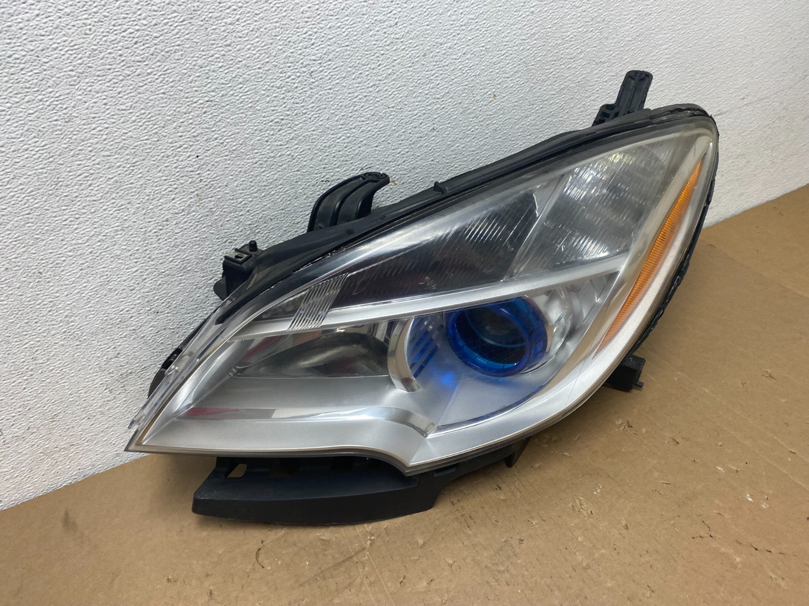 2013 - 2016 Buick Encore Left Driver LH Side Halogen Headlight AD7957 DW2