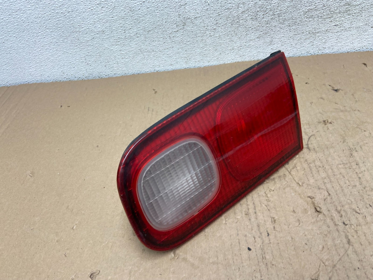 1998 to 2001 Acura Integra Right Passenger RH Side Inner Tail light AF3307 DW2