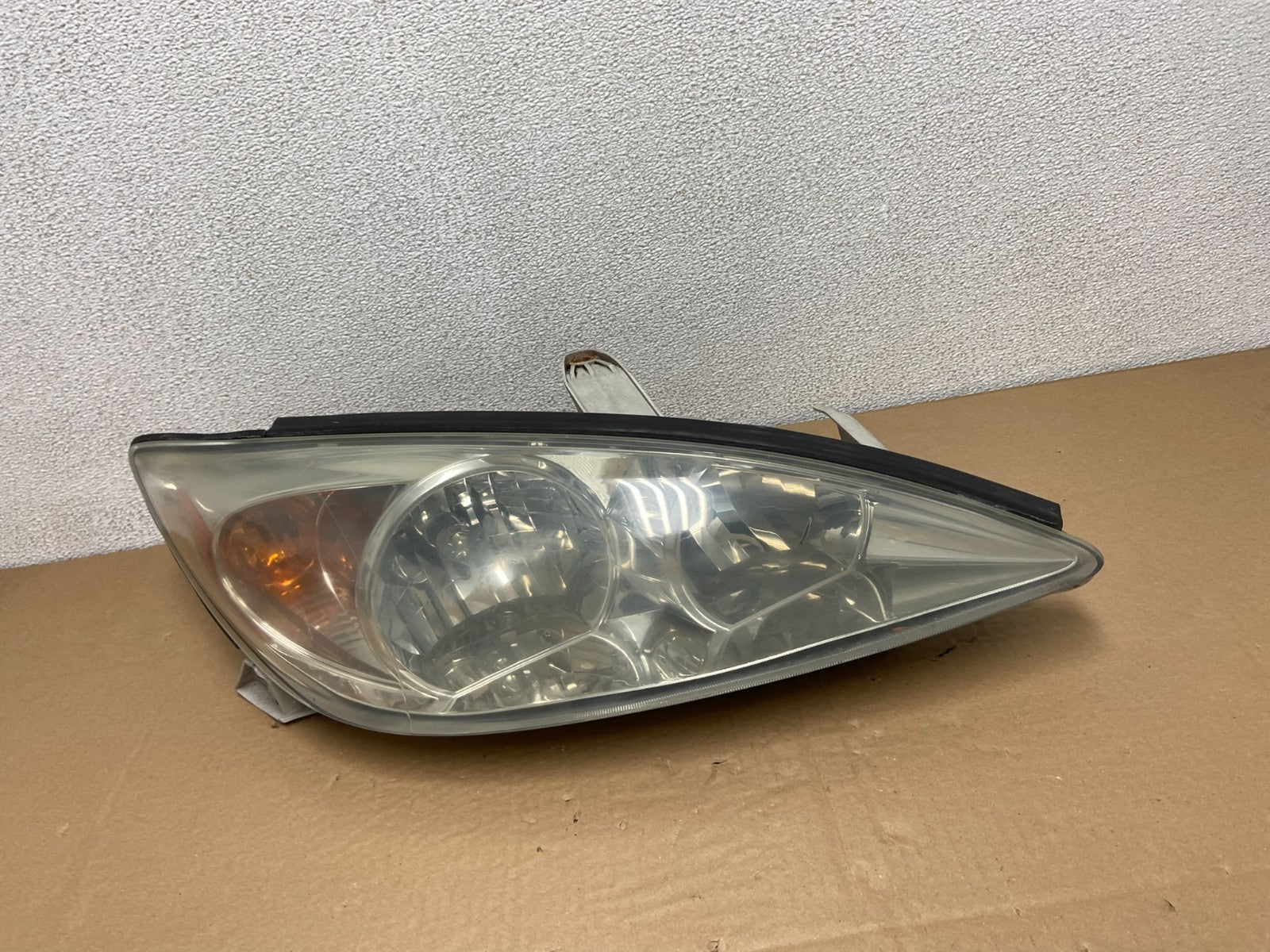 2002 to 2004 Toyota Camry Halogen Headlight Right Passenger Rh OEM AB6106 DW0