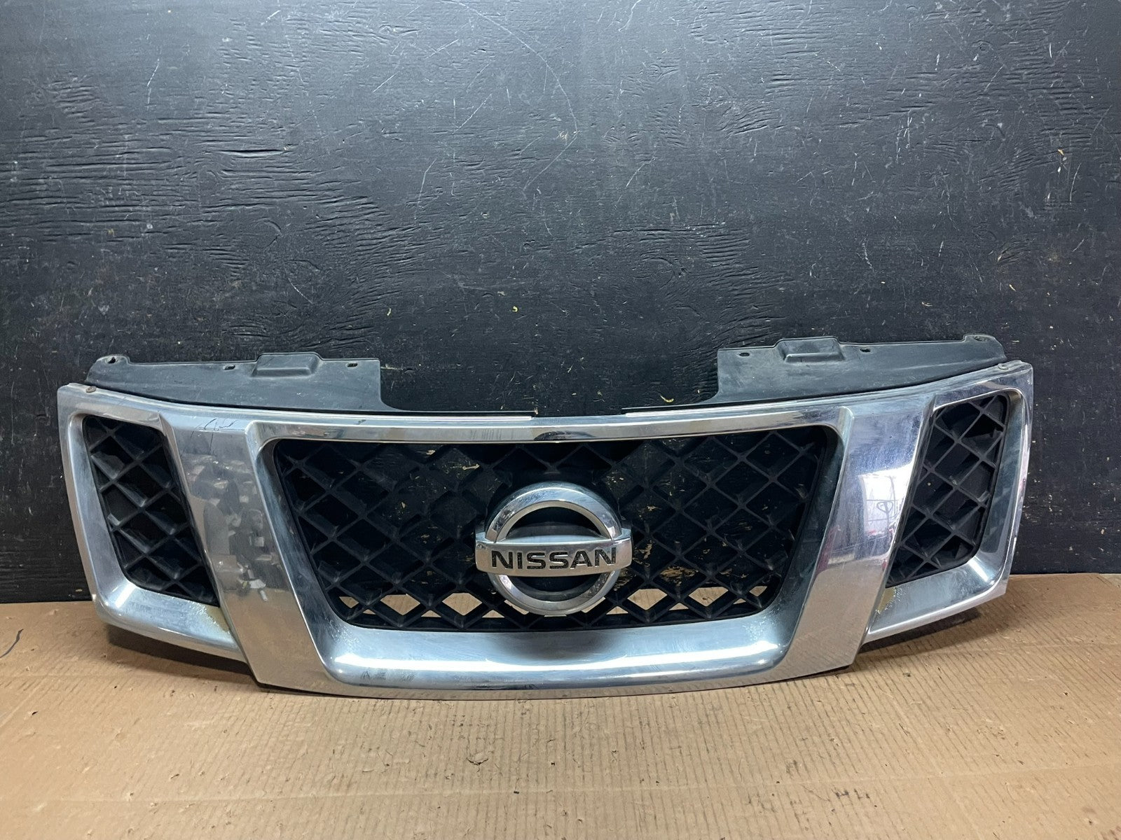 2008 to 2012 Nissan Pathfinder Front Upper Chrome Grill Grille OEM Y6231 DG0