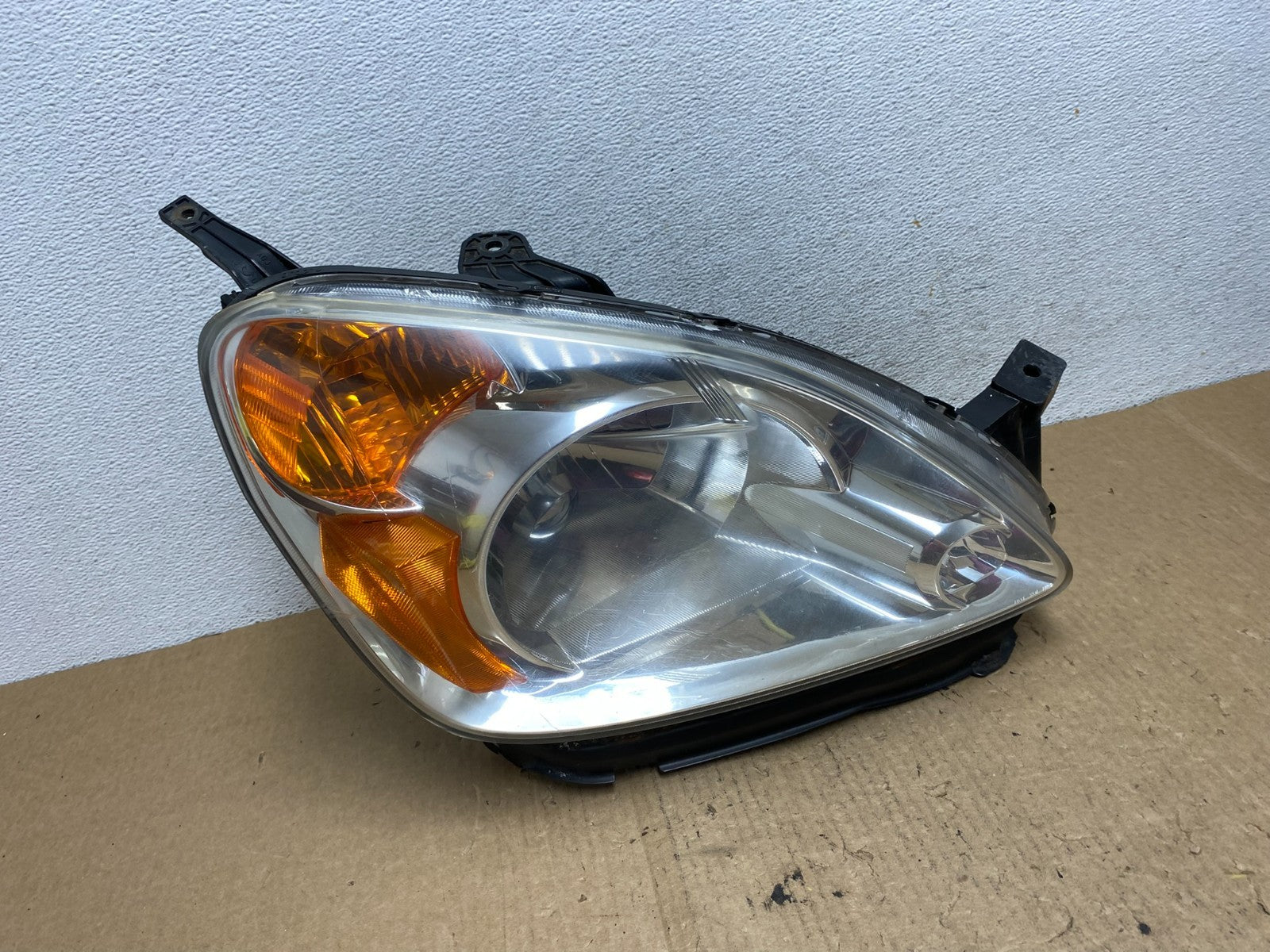 2002 to 2004 Honda CRV CR-V Right Passenger RH Halogen Headlight AF9873 DW0