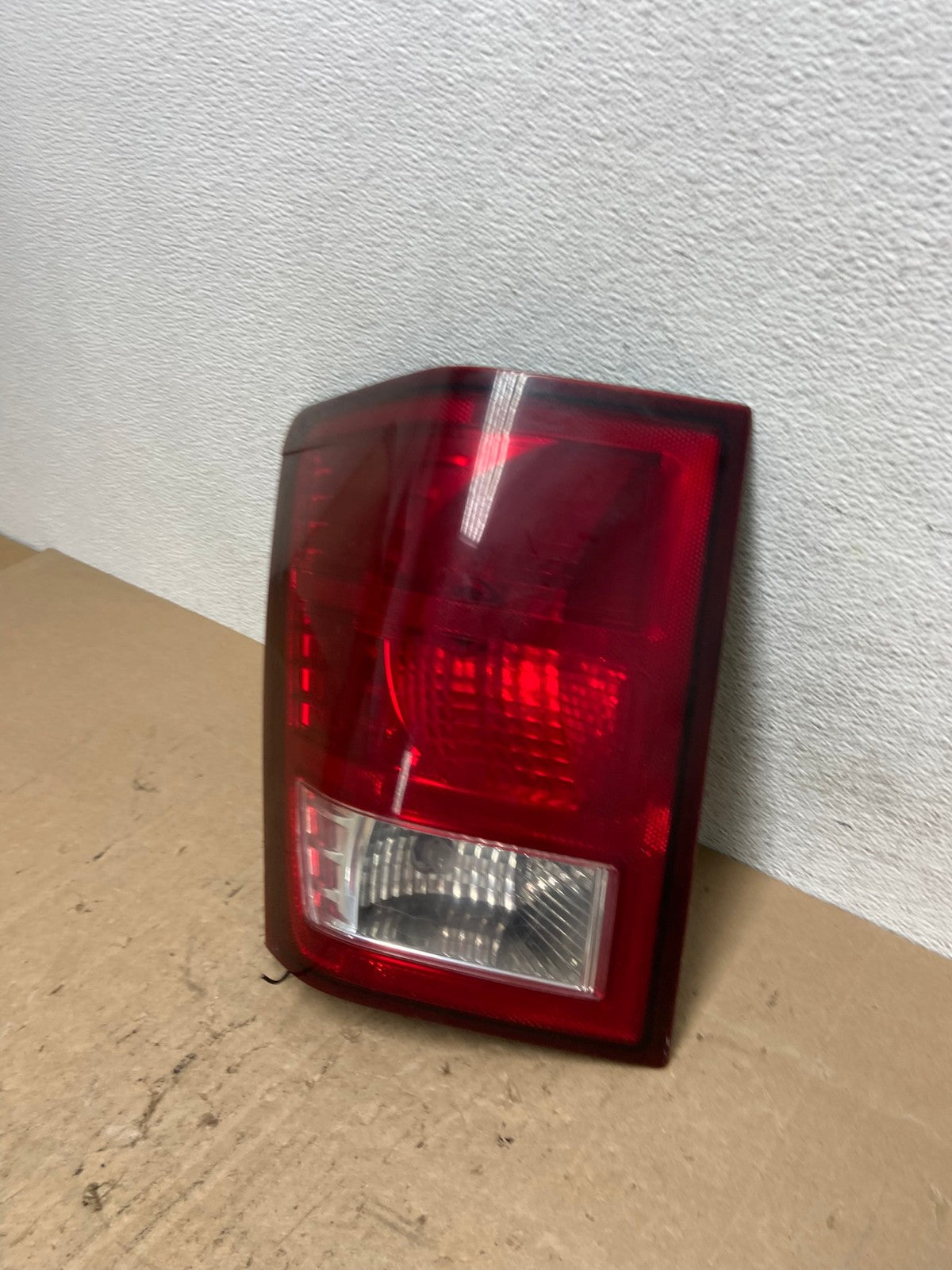 2007 2008 2009 2010 Jeep Grand Cherokee Left Driver Lh Tail Light AE6554 LK1