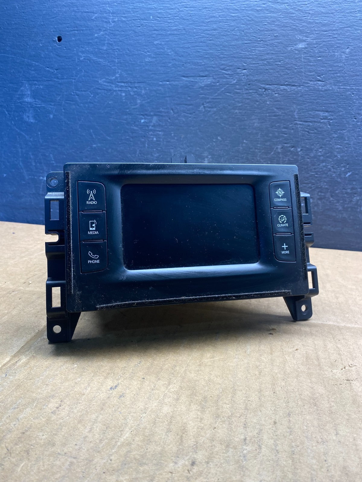 2015 to 2016 Chrysler 200 Radio Receiver Display Screen Player AD3587 DG0