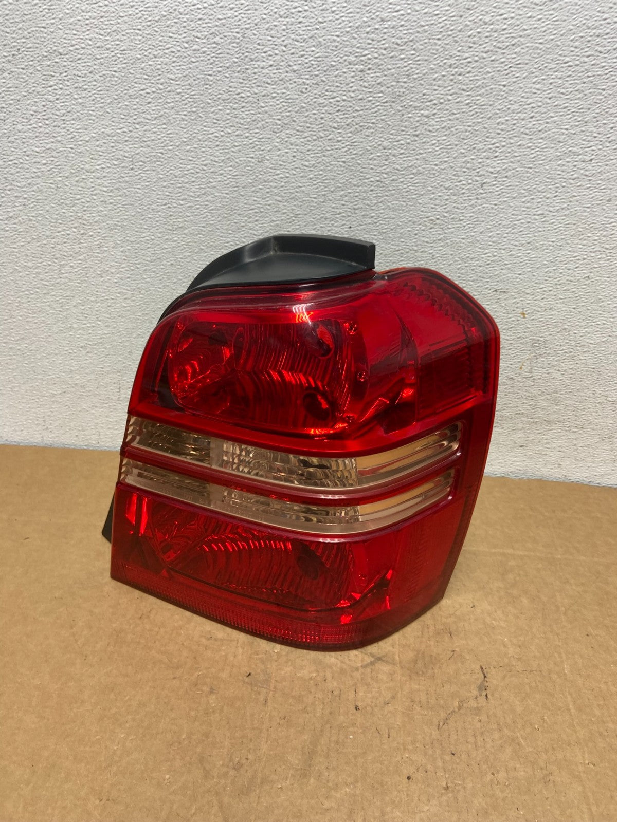 2001 2002 2003 Toyota Highlander Right Passenger RH Tail Light TYC AD6058 DW0