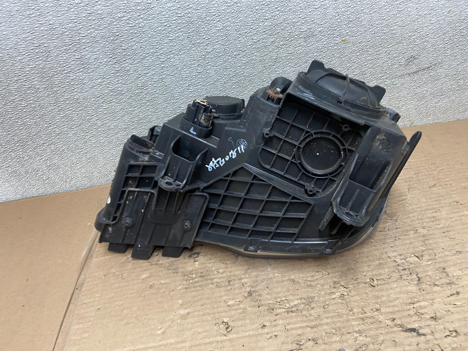 2011 to 2014 Chrysler 300 Right Passenger RH Halogen Headlight OEM AA9721 DW5
