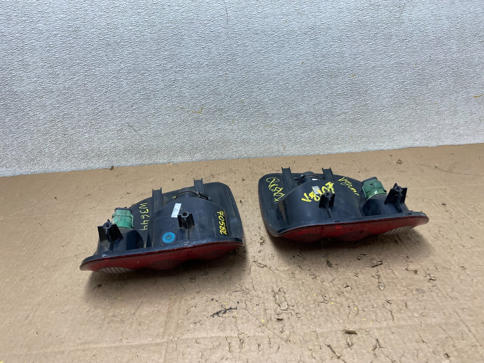 1997 to 1999 Ford F150 F-150 Left+Right Side Tail Lights Oem W3644 DW10