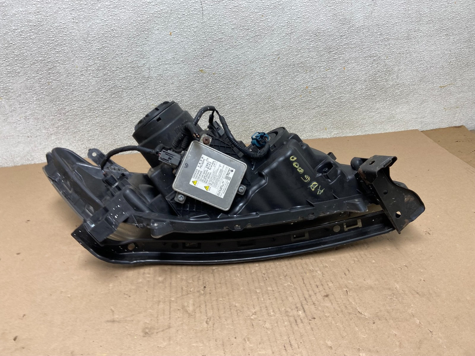 2011 to 2013 Honda Odyssey Front Left Driver LH Headlight Xenon AB6000 DW6
