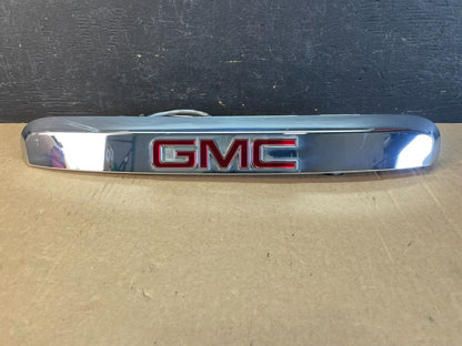 2007-2012 GMC Acadia Chrome Tailgate Rear Finish Molding Back W/Camera AD0184 DG0
