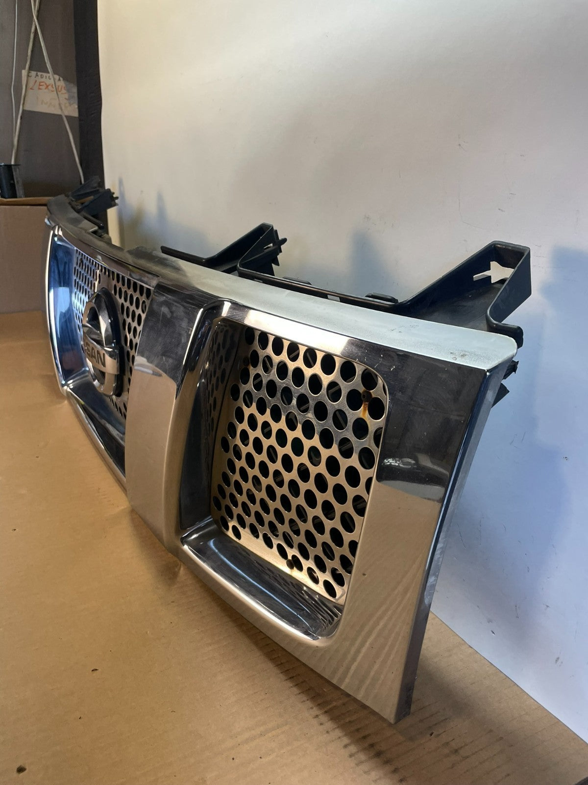 2004 to 2007 Nissan Titan Armada Front Upper Grill Grille AJ1055 DG1