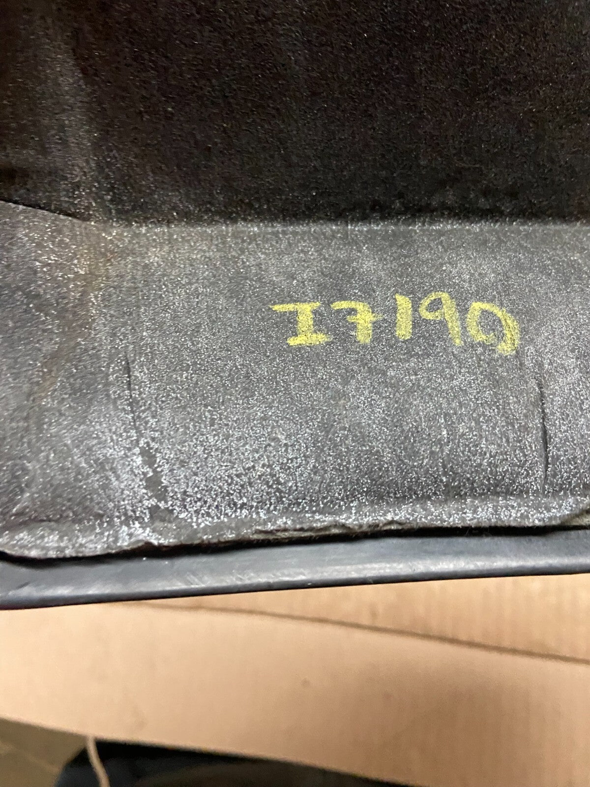 2004 to 2006 Chevrolet Equinox Engine Cover 3.4L i7190 PS9