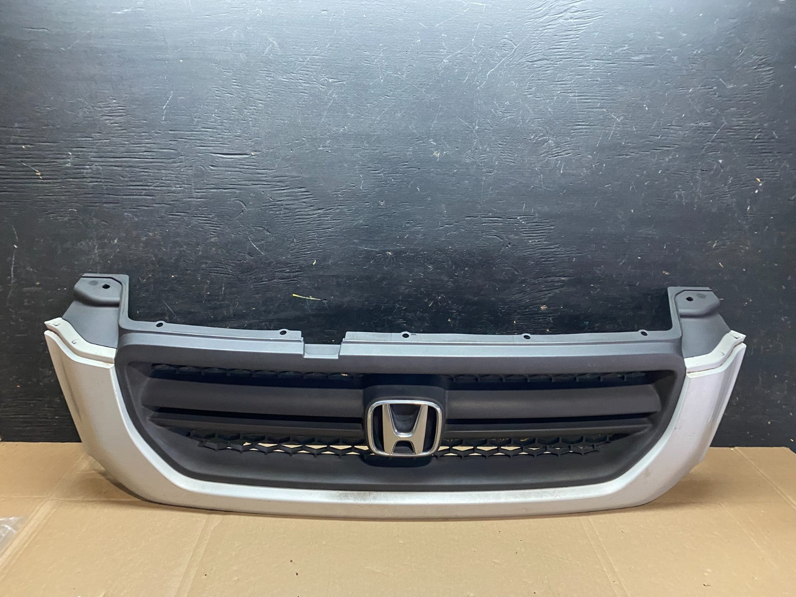 2003 2004 2005 Honda Pilot Front Upper Grill Grille U0056 DG0