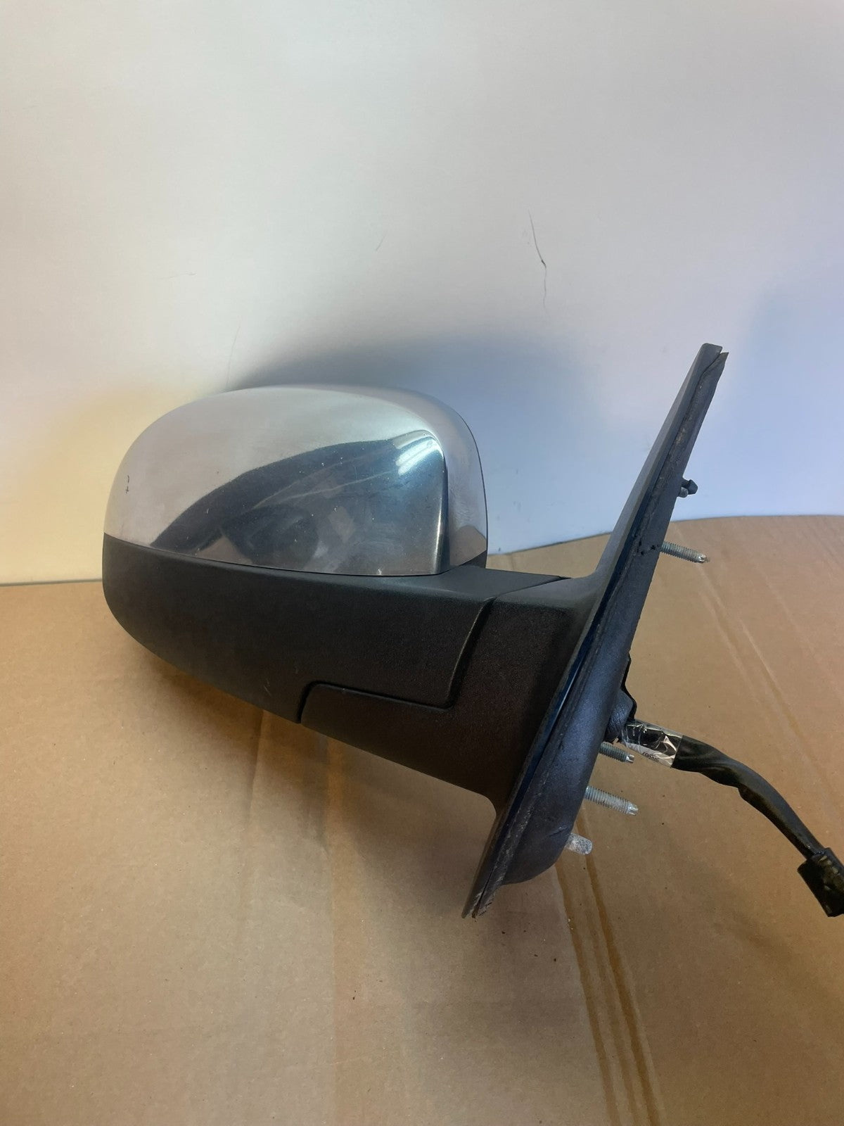 2007-2013 Chevrolet Tahoe Silverado Suburban Right Turn Signal Mirror AG7800 DW1