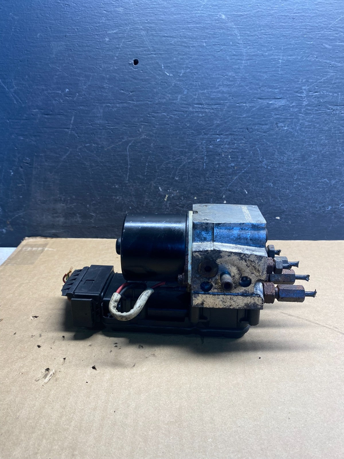 2004 2007 Ford E250 E350 Econoline Anti-Lock ABS Antilock Brake Pump af8932 DG2