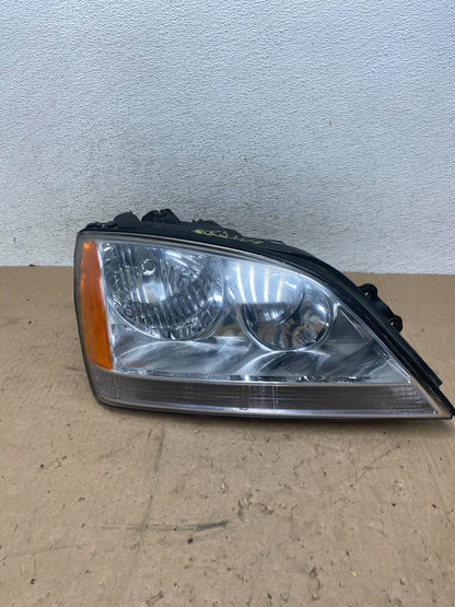 2003 to 2006 Kia Sorento Right Passenger Rh Side Headlight Halogen AG5382 DW0