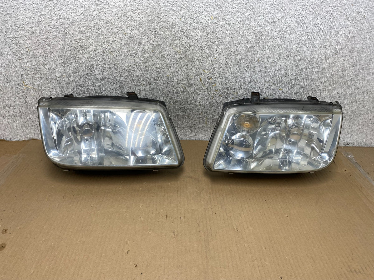 2002 to 2004 Volkswagen Jetta Left+Right Headlights AH3003 DW0