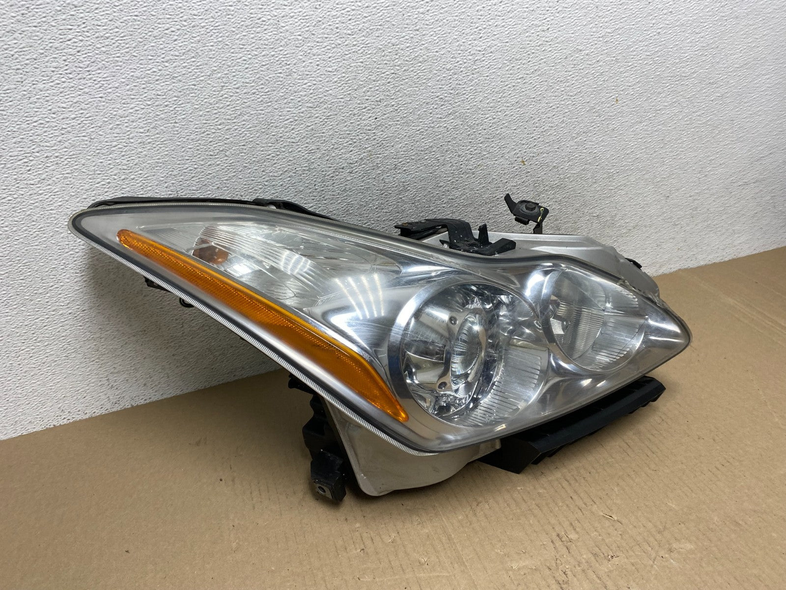 2008 to 2010 Infiniti G37 Coupe RH Right Side Xenon HID Headlight AF5783 DW2