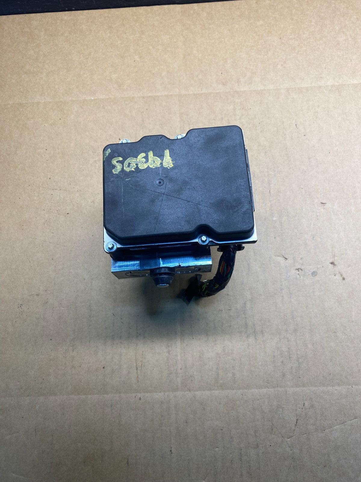 2010 to 2013  Land Rover LR4 Anti Lock Brake Pump Abs Modulator ac2736 DG0