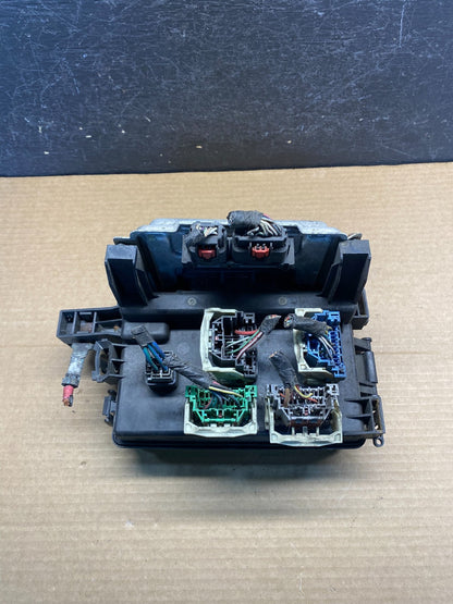 2006 2007 Chrysler 300 Totally Integrated Power Module Fuse Box TIPM AF7746 DG0