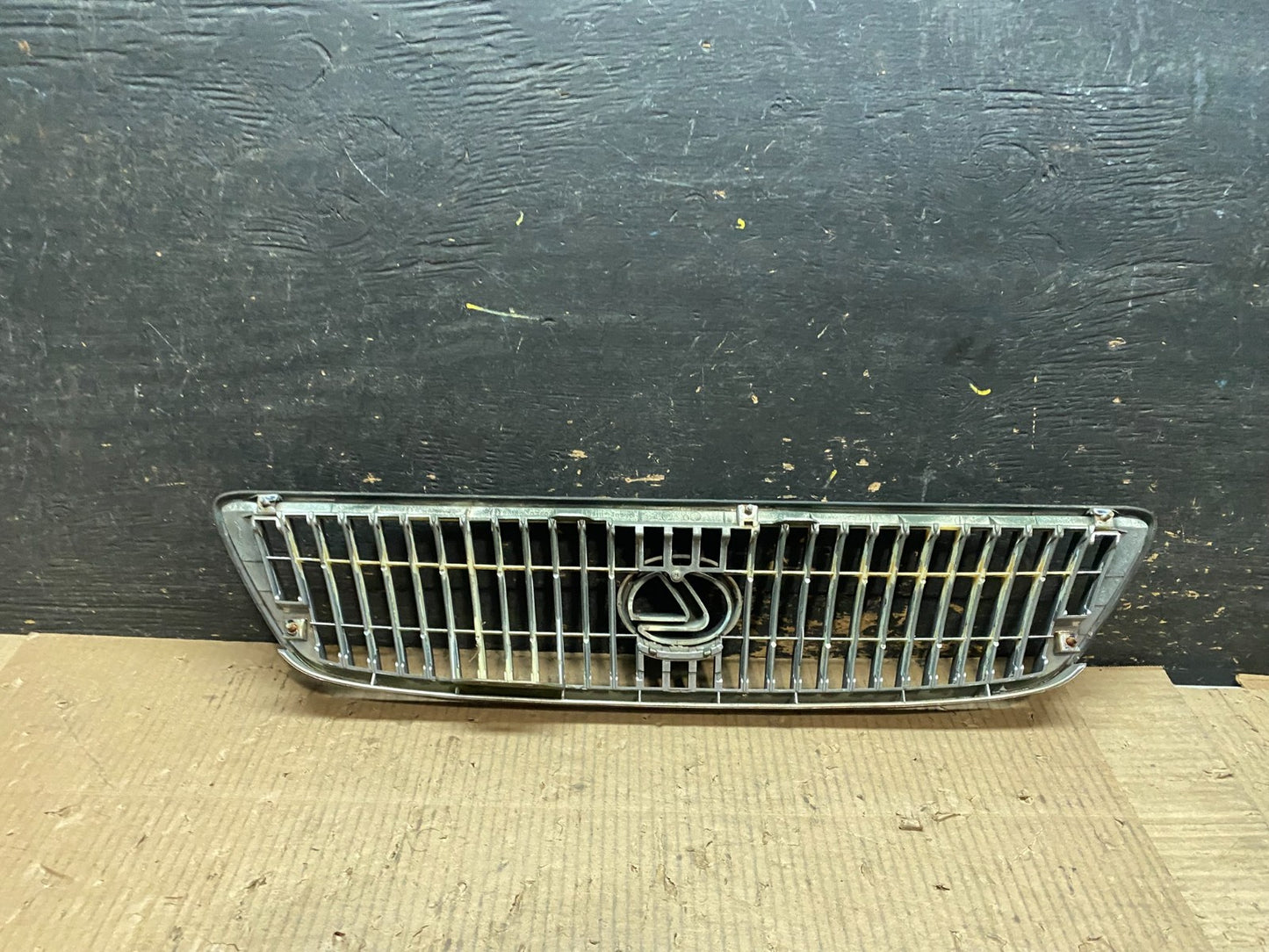 1998 to 2005 Lexus GS300 Front Upper Chrome Grill Grille OEM W6171 DG3