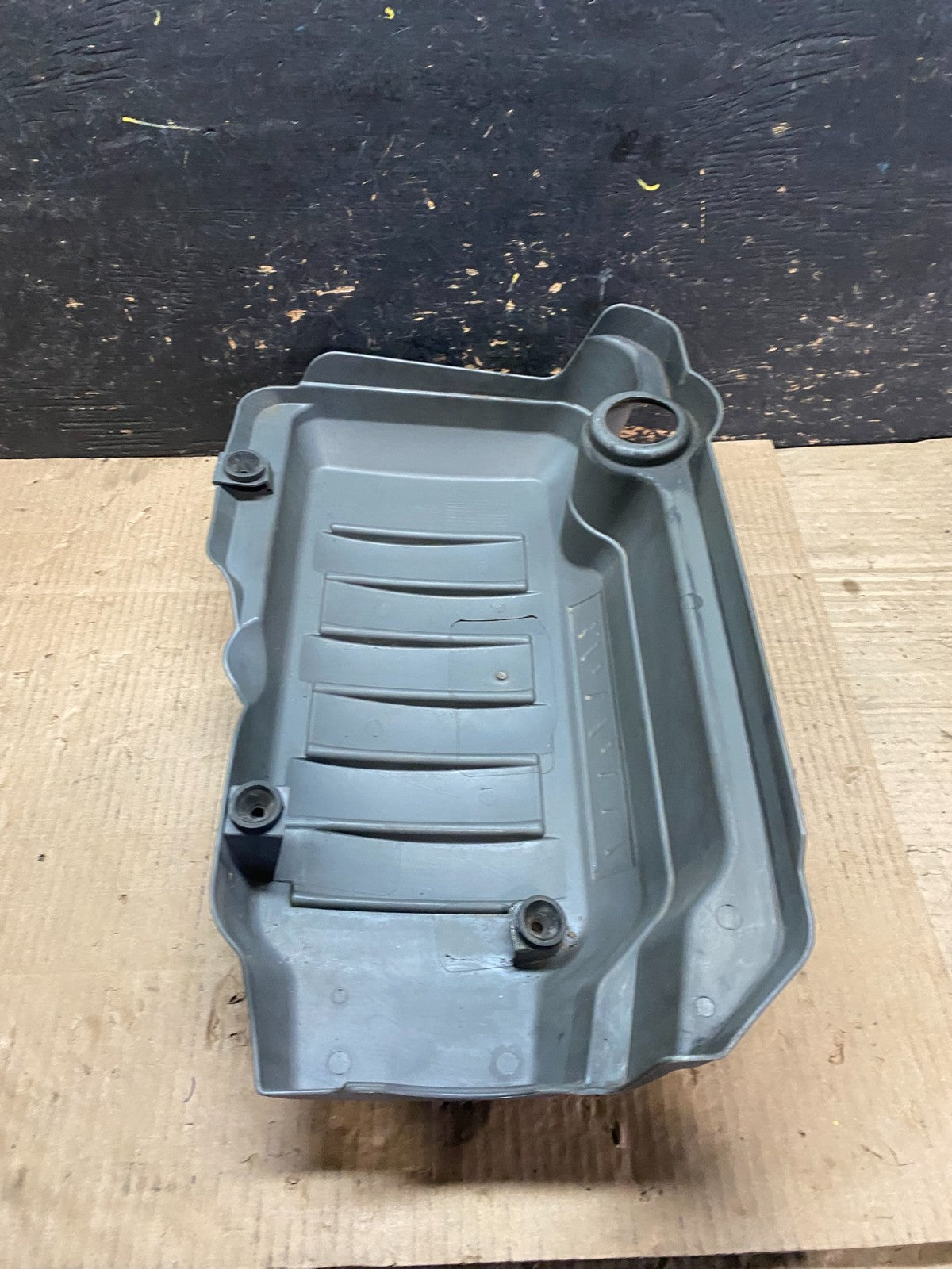2007 to 2008 GMC Acadia 3.6L VVT Engine Cover Shield W5817 DG7