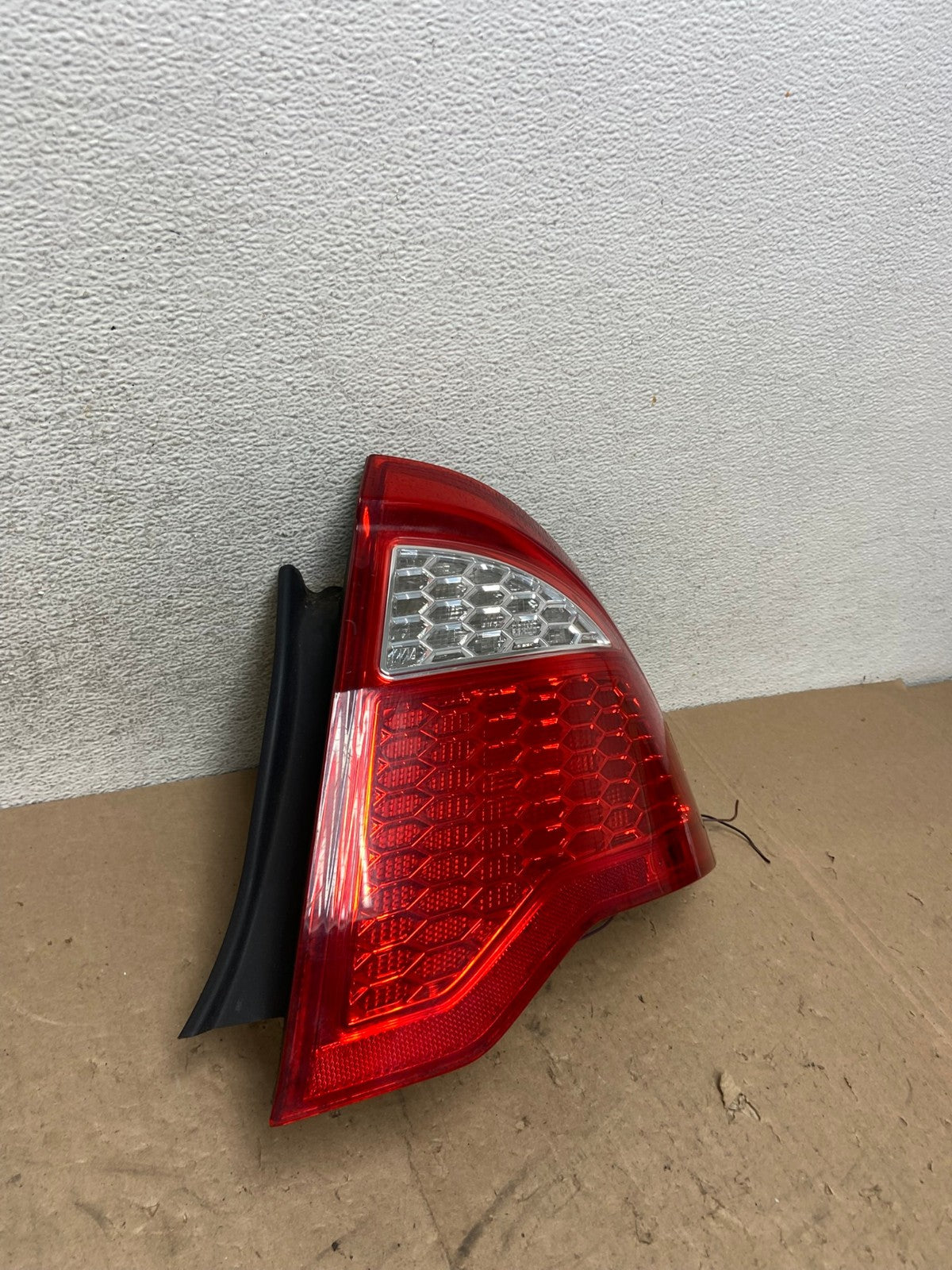2010 2011 2012 Ford Fusion Right Passenger Side Tail Light AG5393 LK1