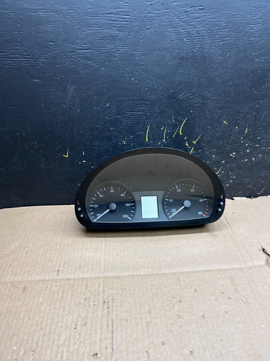 2007 to 2009 Mercedes Sprinter 2500 3500 Instrument Speedometer Cluster Y2489 DG0