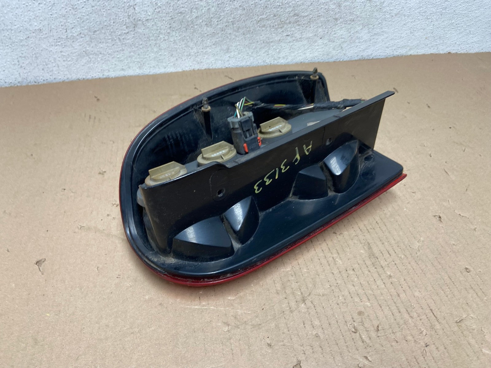 2002 2003 2004 Jeep Liberty Left Driver LH Side Tail Light AF3133 LK5