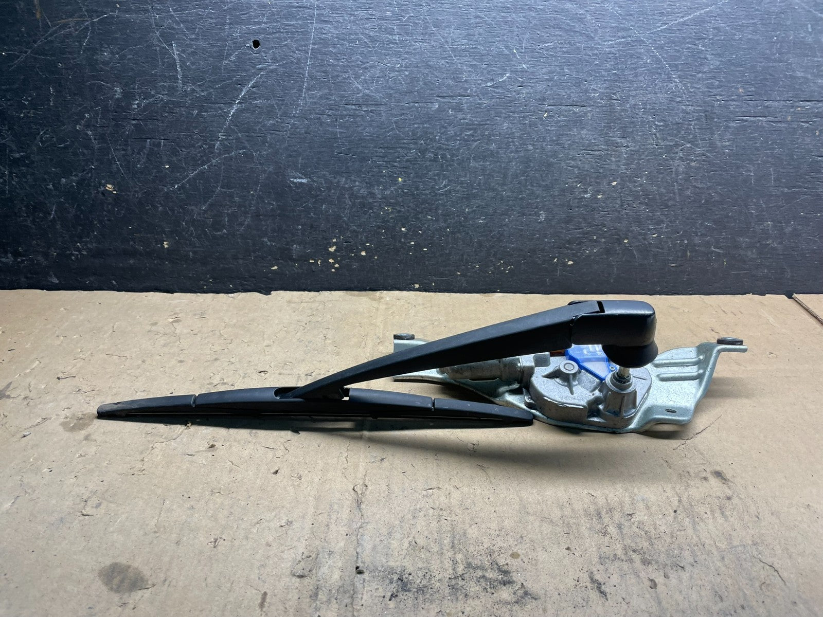 2010 to 2013 Subaru Forester Rear Windshield Washer Wiper Motor W7287 PS3