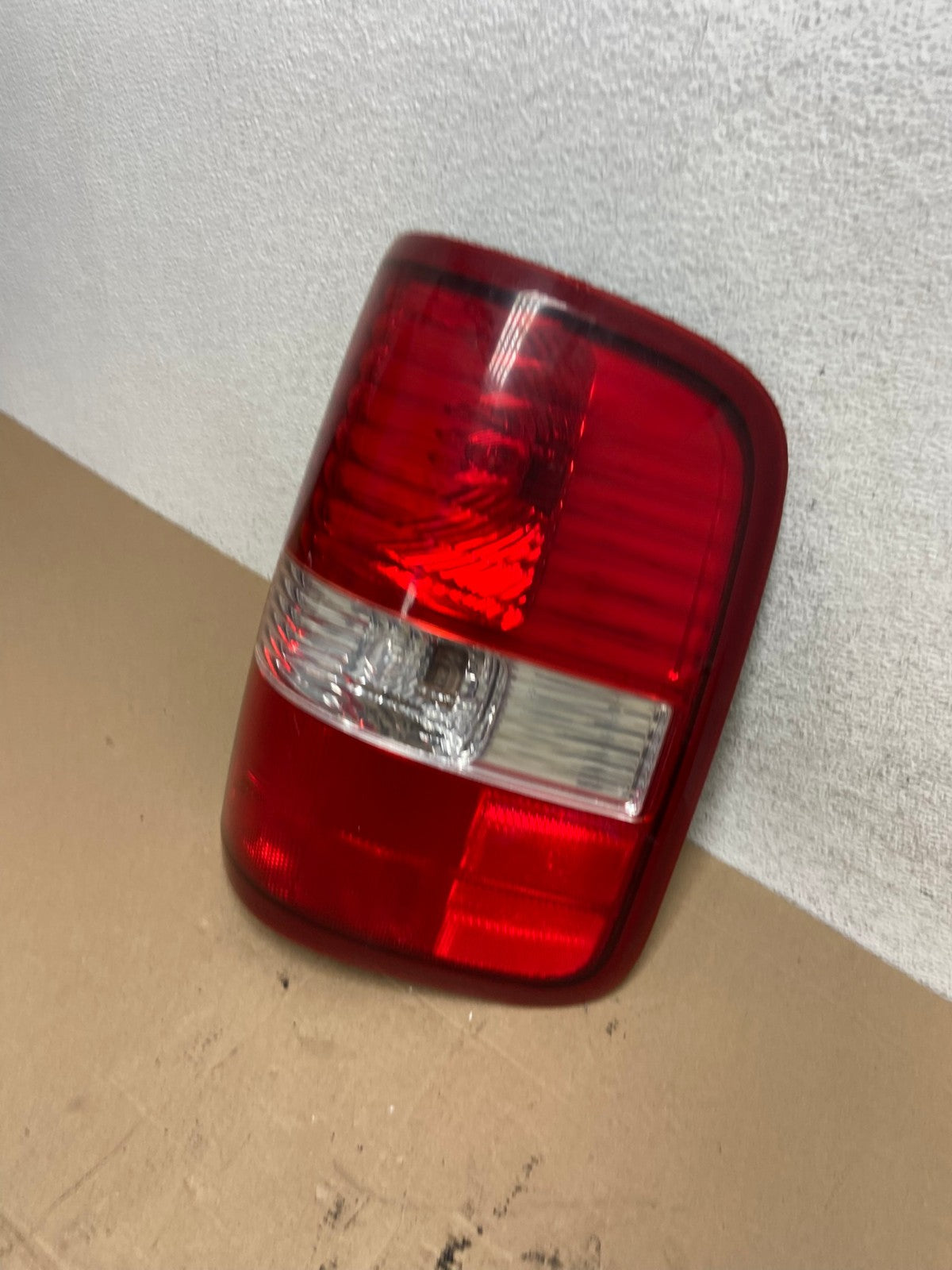2004 to 2008 Ford F150 F-150 Right Passenger RH Side Tail Light AF4405 LK1