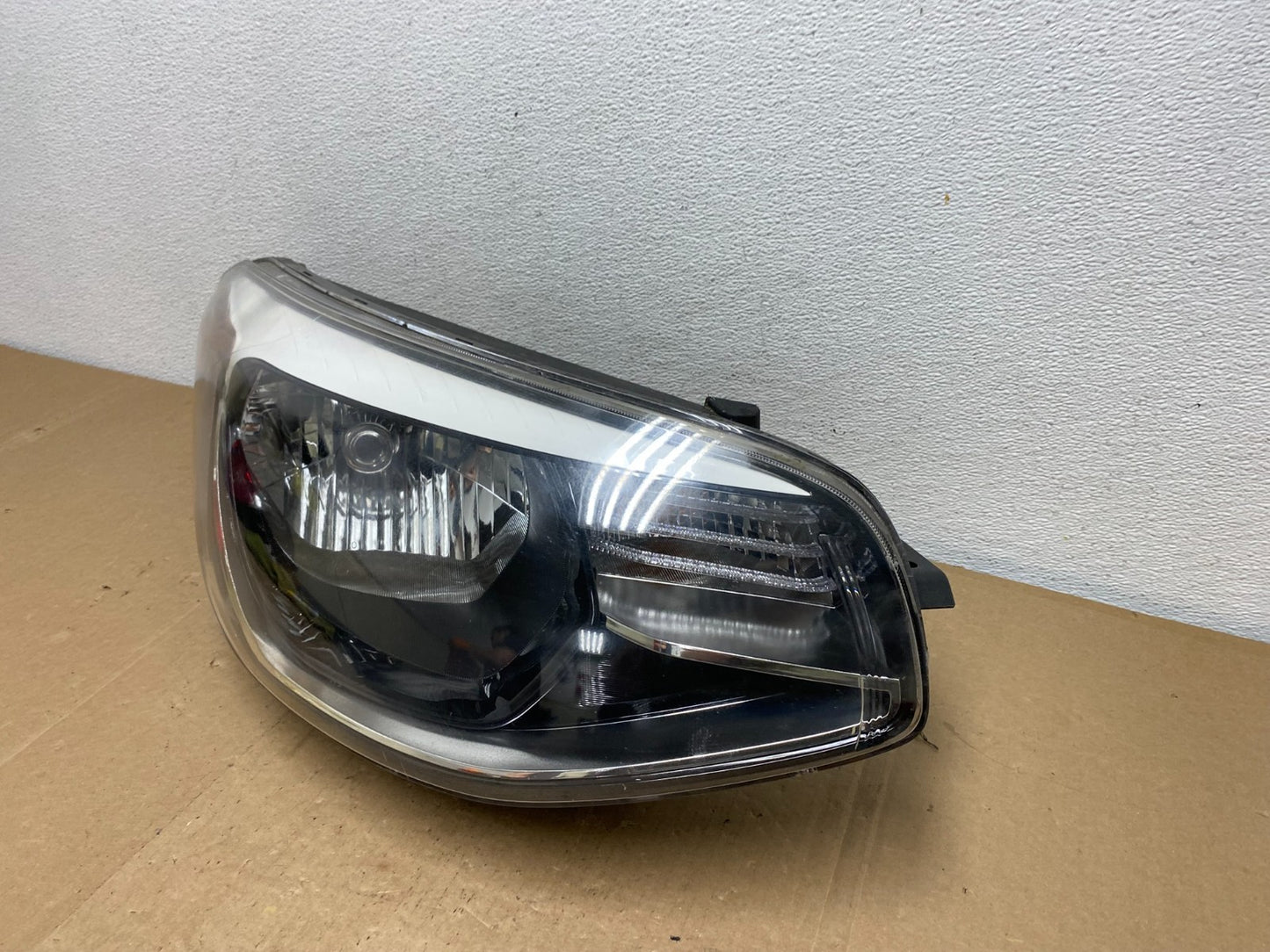 2014 - 2018 Kia Soul Right Passenger RH Halogen Headlight AC5680 DW1