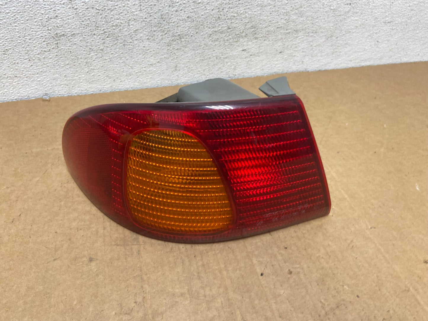 1998 1999 2000 Toyota Corolla Left Driver Lh Side Tail light AD5481 LK0