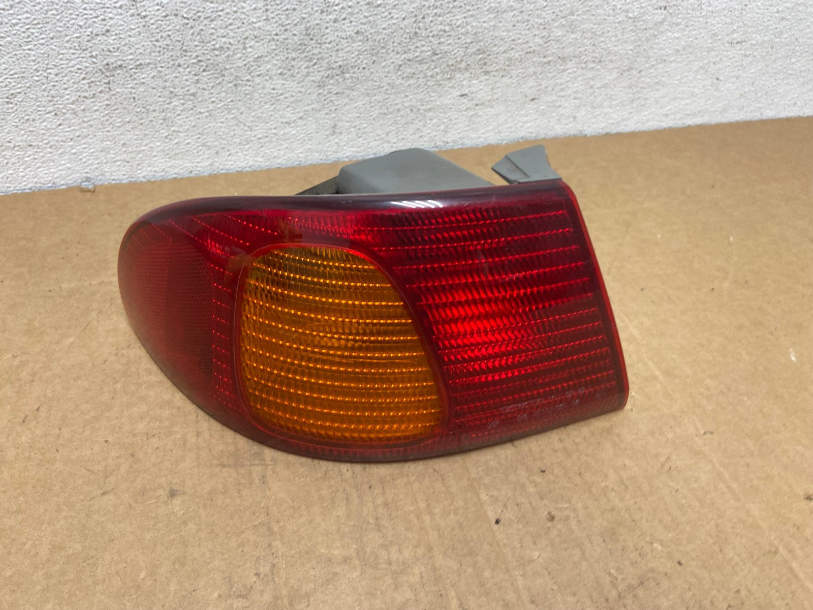 1998 1999 2000 Toyota Corolla Left Driver Lh Side Tail light AD5481 LK0