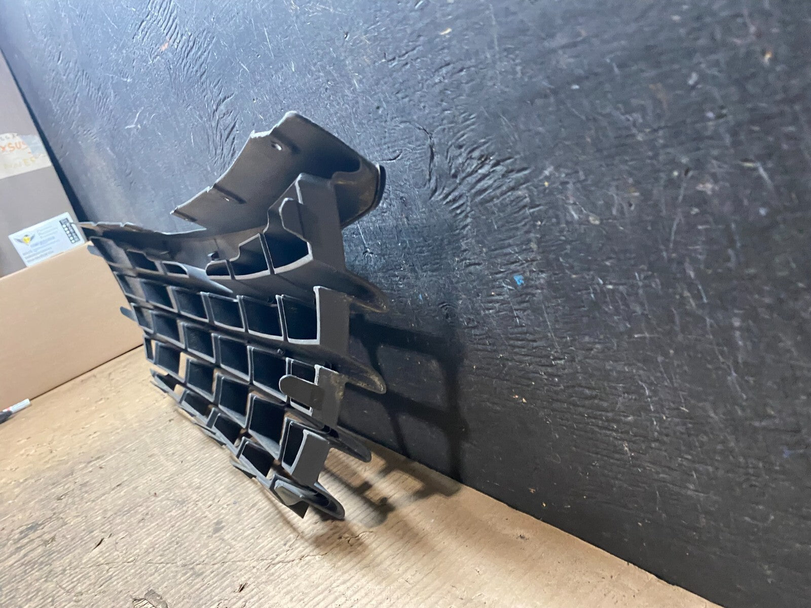 2002 to 2004 Chrysler Voyager Front Upper Grill Grille N2047 DG11