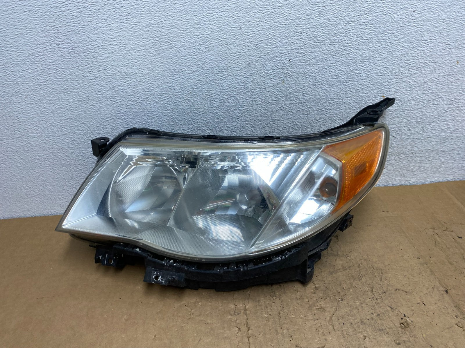 2009-2013 Subaru Forester Left Driver LH Halogen Headlight AD0510 DW0