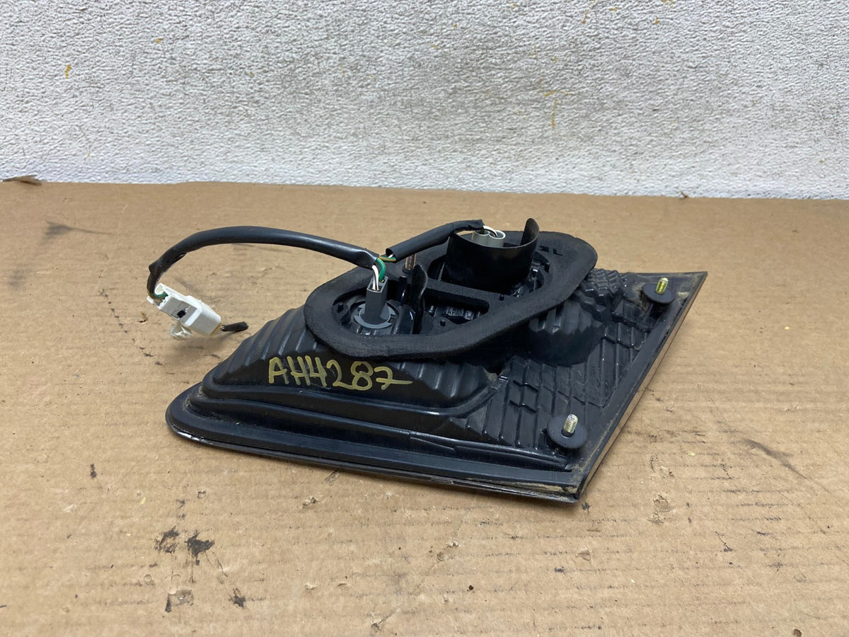 2002 2003 2004 Lexus ES300 ES330 Left Driver Lh Inner Tail Light AH4287 LK5