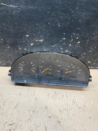 2002-2005 Mercedes W163 ML320 ML430 Instrument Cluster Speedometer X8082 DG0