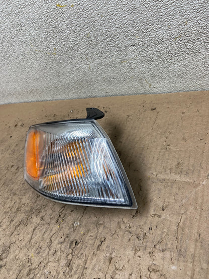 1997 1998 1999 Toyota Camry Right Passenger RH Turn Signal Y4786 PS1
