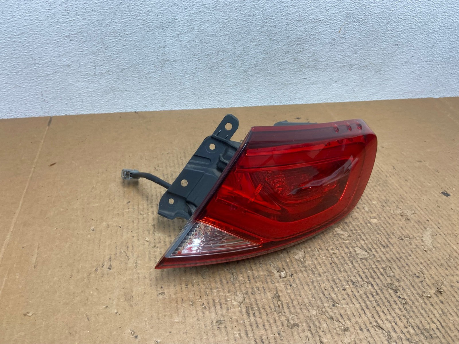 2015 2016 2017 Chrysler 200 Sedan Right Passenger Side Tail Light AE2849 LK2