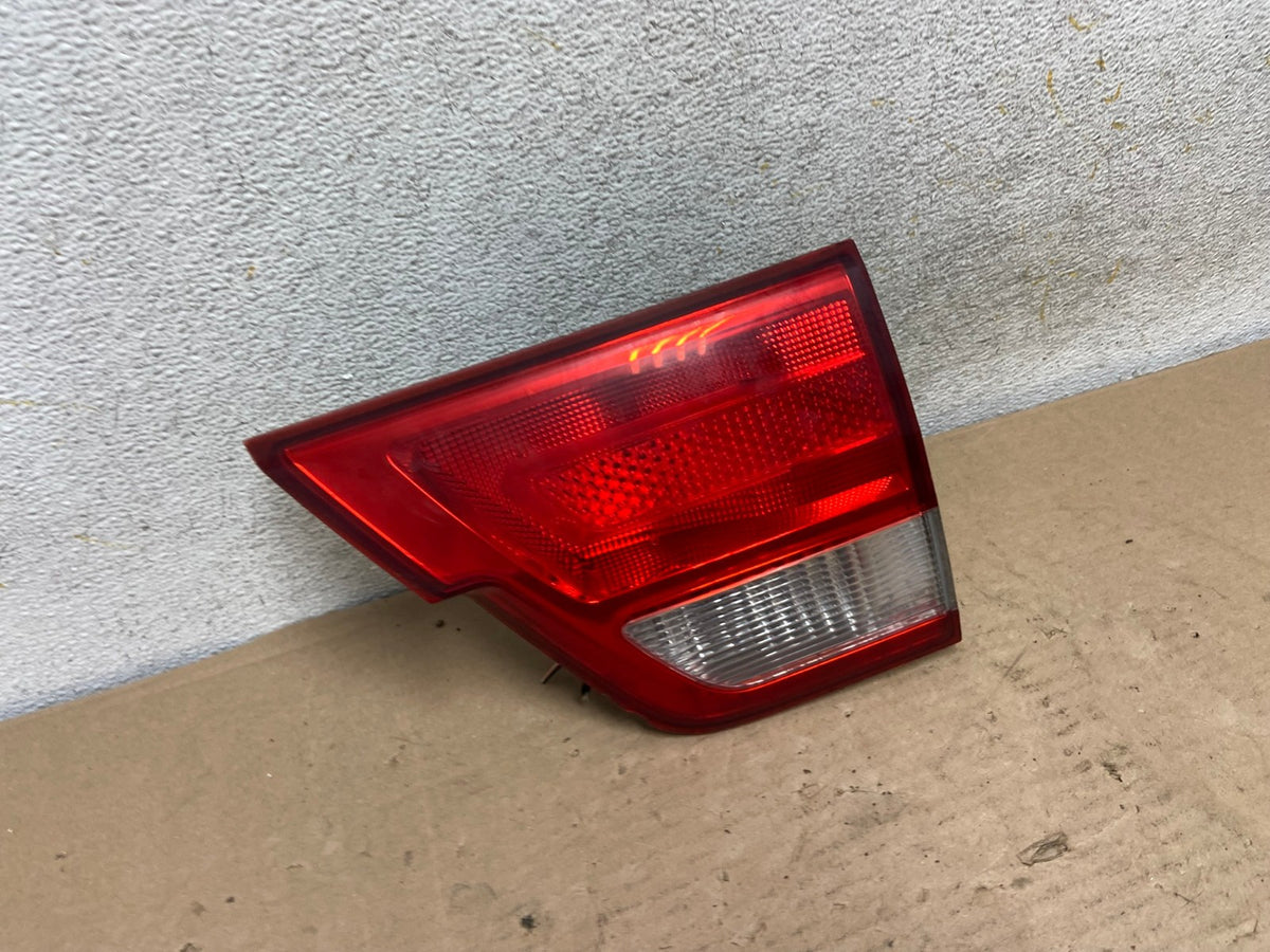 2011-2013 Jeep Grand Cherokee Right Passenger Rh Inner Tail Light AH9512 LK2