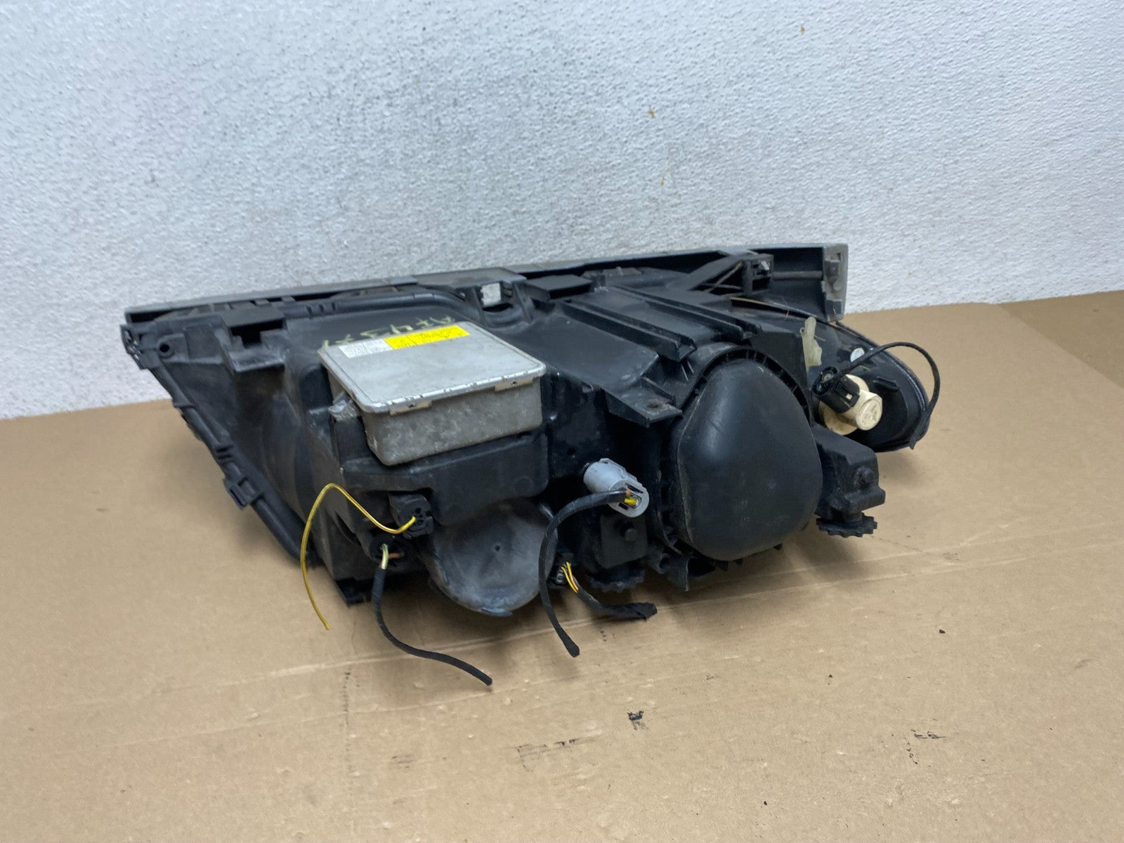 2002 to 2005 BMW 3 E46 Left Driver LH Side Xenon HID Headlight AF43715